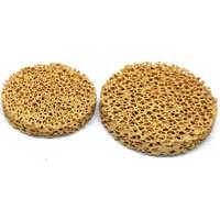Filtre en céramique poreux en mousse de carbure de silicium SIC pour la coulée de fer/fonderie 10-60ppi épaisseur 13mm 22mm filtre en céramique diamétral