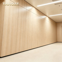 Panneau mural intégré en acier ignifuge à grain de bois durable pour les écoles, les bâtiments commerciaux, les halls, les centres de services et les bâtiments publics
