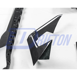 Revêtements de ventilation latéraux du pare-chocs avant en fibre de carbone visible pour Lamborghini Revuelto - Product Image 2
