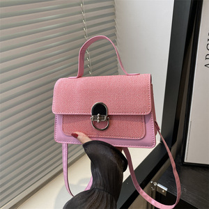 2025 nouveauté dames sac à main en cuir PU léger luxe petit sac carré avec serrure sac à bandoulière pour les femmes - Product Image 3