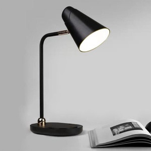 โคมไฟตั้งโต๊ะ LED สีดำพรีเมียมทันสมัย สำหรับห้องนอน อ่านหนังสือ โรงแรม ตกแต่ง ปลั๊กอิน ป้องกันดวงตา ดีไซน์เรียบง่าย ปรับได้ - Product Image 4