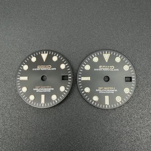 Nuevo Estilo de Reloj Mod GMT con Esfera Negra Sunburst, Índices Dorados, Índices en Oro Rosa, 28.5MM, Luminoso Verde, Compatible con Movimiento NH34 - Product Image 3