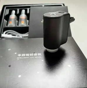 Neue Ideen OEM Electric USB Wasserloser Verne bler Diffusor mit ätherischen Ölen Ultraschall Auto Aroma Diffusor Entlüftung sclip für Auto