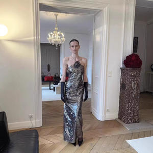 Robe de soirée mi-longue pour femme, col en V, dos nu, fendue |   Robe de bal luxueuse avec broderie de sequins faite à la main en satin - Product Image 3