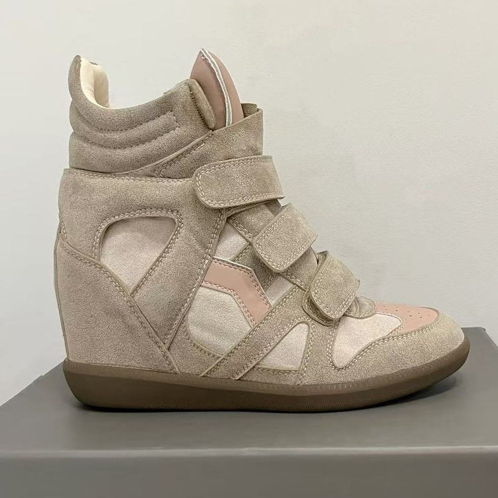 สีชมพูอ่อน