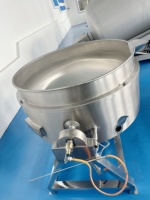 Machine à braiser et à sauter le bœuf au gaz à grande capacité, inclinable, pour cantines