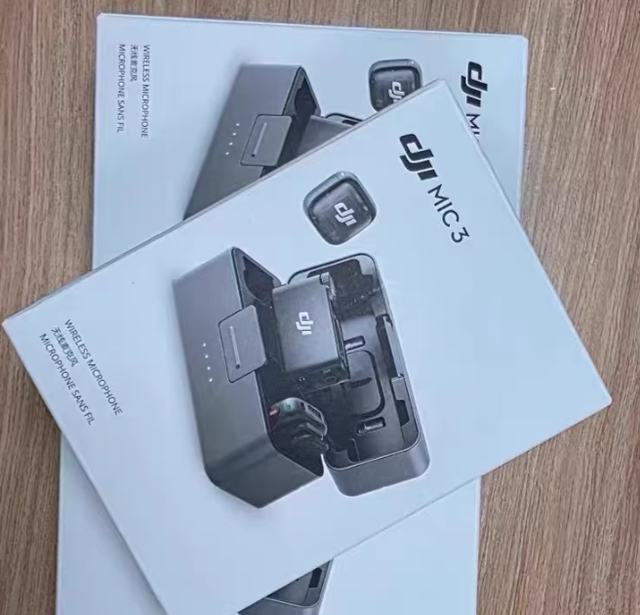 Mic 3 (2 TX + 1 RX + Charging Case) Wireless Microphone for IPhone/Camera/Android Ultralight Adaptive Gain Control