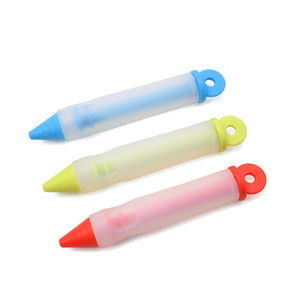Pistolet à douille en silicone pour la décoration de gâteaux et biscuits, outil de pâtisserie DIY, style moderne et minimaliste - Product Image 2