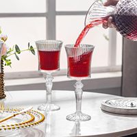 Longue tige Unique forme moderne Style Vintage Verres à champagne uniques Design côtelé élégant Gobelet en relief Verres à vin