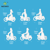 Figurines de cyclistes peintes avec vélos pour micro-paysages et aménagement de scènes routières, construction de dioramas