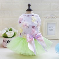 Jupe de chien en dentelle blanche de haute qualité Style princesse adorable avec fleur détail haut accessoire de vêtements pour animaux de compagnie pour chiots