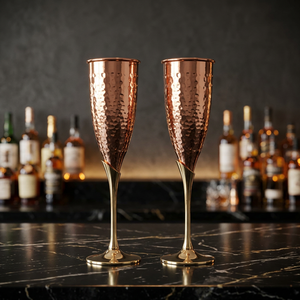 Flûtes à champagne en cuivre faites à la main, design vintage massif, verres à pied plaqués or pour mariage, fête, adultes - Product Image 5