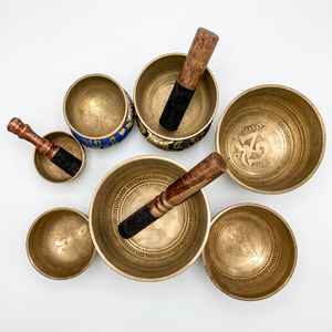 Juego de Cuencos Tibetanos de Bronce y Metal Pulido, 7 Notas, para Sanación con Sonido y Meditación, Hecho en Nepal, Más Vendido - Product Image 1