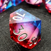 Jeu de dés polyédriques en résine fait main de 7 pièces, finition design à paillettes liquides bleues et rouges avec police argentée, pour jeu de société DND Edge-Liquid 5