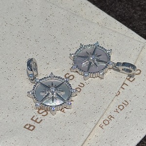 Colgante de Concha Estilo Antiguo, Plata de Ley S925, Elegante Temperamento Francés, Diseño de Nicho Simple y Moderno, Estrella Hexagonal de Acero Inoxidable - Product Image 5