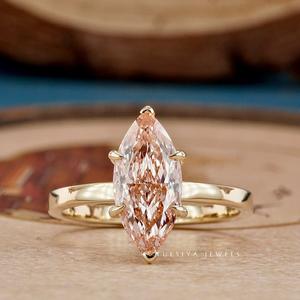 Bagues en diamant créées dans un style de joaillerie fine, conçues pour offrir une brillance maximale, un éclat éclatant et un design élégant et sophistiqué. - Product Image 5