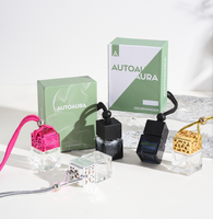 Flacon diffuseur de voiture en verre carré rechargeable de 8 ml avec bouchon à vis et boîtes d'emballage coulissantes en carton kraft personnalisées
