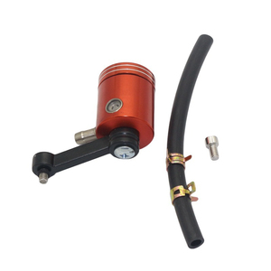 Réservoir de <span class=keywords><strong>liquide</strong></span> de <span class=keywords><strong>frein</strong></span> et d'embrayage pour moto en aluminium CNC, réservoir d'huile universel avec tuyau et vis, orange - Product Image 1