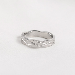 Anillos de Acero de Titanio XYR0094, Joyería con Diseño Geométrico Pulido - Product Image 4