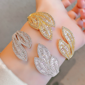 Leaf Design Micro Inlaid Sparkling Open <b>Bangle</b> Gold And Silver Plated <b>Copper</b> Jewelry For Women Fashion Accessory - Product Image 4
