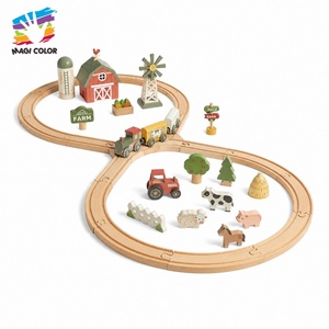 Set de Juego de Tren Urbano de Madera Redondo: Pabellón, Fuente, Patos de Estanque, Muñecos de Personajes, Carrito de Helados y Tonos Pastel Suaves W04C314 - Product Image 3