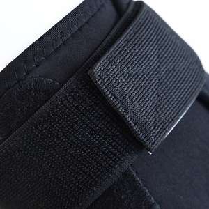 <span class=keywords><strong>Rodillera</strong></span> articulada con correa ajustable y estabilizadores <span class=keywords><strong>laterales</strong></span> de rótula, y coderas y protectores <span class=keywords><strong>laterales</strong></span> antideslizantes - Rodilleras <span class=keywords><strong>para</strong></span> alivio del dolor - Product Image 3