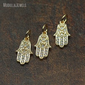 Pingente Delicado de Mão <span class=keywords><strong>Hamsa</strong></span> Dourada PM5728 com Motivo de Coração, Acessório de Joalheria DIY Versátil para Pulseiras e Gargantilhas - Product Image 2