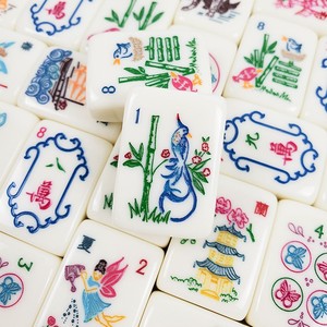 Fichas de Mahjong Acrílicas Optimizadas de 38 mm, Color Blanco Hueso, Textura Natural, Transparencia Cristalina, Juego para 4 Jugadores, para un Mezclado Estable y Suave - Product Image 2