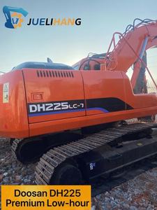Excavatrice Doosan DH225LC-7 d'occasion en excellent état, 22 tonnes, hydraulique, sur chenilles, avec châssis long et stable, grande benne - Product Image 1
