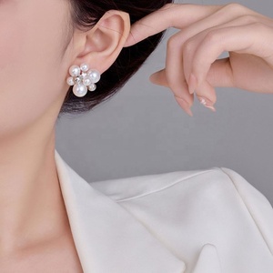 Boucles d'oreilles géométriques en zircon perlé de luxe français tendance de haute qualité avec ressort à aiguille plaqué or cuivre pour femmes Cadeau parfait - Product Image 6