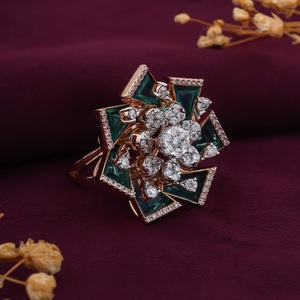 Bague en argent 925 de haute qualité avec diamant moissanite au design unique, pierre verte, hypoallergénique pour femmes, bijoux de mariage et de fête - Product Image 3