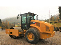 Compacteur de sol à large ouverture, couvercle moteur, tous les points de filtration au niveau du sol, inspection rapide, gain de temps pour la vérification quotidienne des équipements