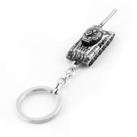Porte-clés pendentif en alliage de zinc modèle de véhicule blindé solide de simulation 3D créative vintage