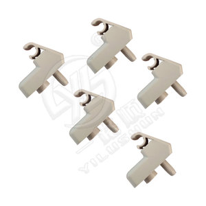 คลิปหนีบบังแดดเรียบลื่น Y65 สีเบจ พลาสติกไนลอน สำหรับรถยนต์ฟอร์ด - Product Image 1