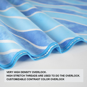 Asciugamano da spiaggia in microfibra personalizzato morbido e privo di sabbia con Logo intrecciato e motivo sportivo per i viaggi da donna - Product Image 6