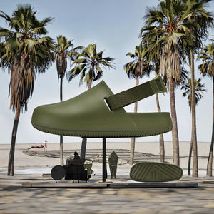 BreezeStep Men's Lightweight Summer Beach Sandals Close-Toe EVA <b>Slippers</b> Soft <b>Cushioned</b> Sole Slip-On Outdoor Clogs Solid Color - Product Image 2