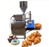 Machine à injecter la crème et la garniture au chocolat pour croissants, pâtisseries et gâteaux