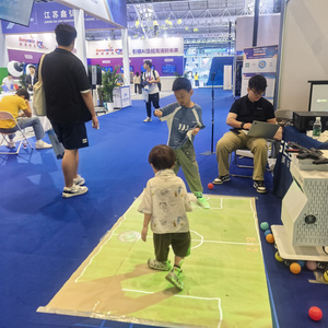 Proyección Interactiva de Piso y Pared, Juego de Tiro con Bola Smash IR, Interacción para Centros Comerciales, Juegos Navideños para Niños - Product Image 4
