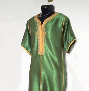 ثوب رجالي مغربي جديد لعام 2025 بتصميم إسلامي أفريقي مخطط من قماش لامع بأكمام قصيرة ومطرز - Product Image 5