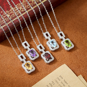 จี้สร้อยคอรูปขวดน้ำหอมประดับพลอยสีสวย 9 เม็ด ขนาด 6*8 มม. รูปไข่ หินธรรมชาติ เงินแท้ 925 เครื่องประดับสำหรับผู้หญิง - Product Image 3