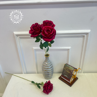 Eleganter Einzelstiel-Seidenrosenstrauß, Ideal für Hochzeiten und Heimdekoration. Auswahl an Kunstblumen zum Valentinstag