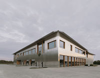 Edificio de Acero para Centro de Servicio Automotriz, Revestimiento de Fachada Moderno y Proyectos de Concesionarios de Automóviles Comerciales de Gran Espacio