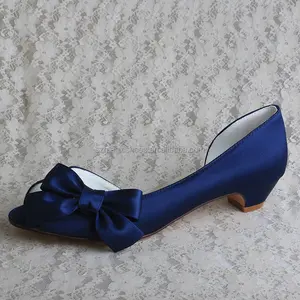 Chaussures bleu marine à talons bas pour femme