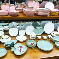 Prix de Gros Usine Vaisselle en Porcelaine et Céramique Personnalisée, Ensemble Bols, Plats et Assiettes en Porcelaine Tendre pour Usage Domestique et Restaurant
