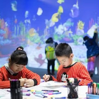 Jeux de projection interactive murale AR multi-joueurs pour parcs d'attractions : Peinture magique, dessin amusant et jeux de dessin AR sur écran tactile