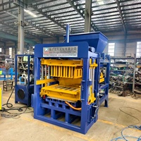 Machine de production de blocs de béton QT4-15B pour la fabrication de briques creuses