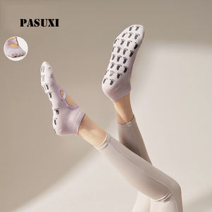 Chaussettes de yoga PASUXI pour femmes, été, tissées, antidérapantes, 5 orteils, avec sangles pour le Pilates, la <span class=keywords><strong>barre</strong></span>, le fitness, respirantes, séchage rapide, chaussettes mi-mollet - Product Image 1