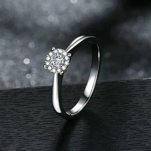 Anillo de plata 925 con circonita transparente, fabricado en china - Product Image 3