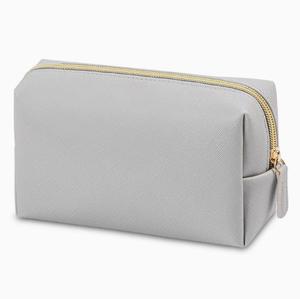 Sac de toilette portable résistant à l'eau en cuir PU avec logo personnalisé, petite pochette cosmétique à fermeture éclair pour femmes et filles - Product Image 4