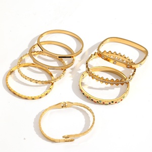 Brazalete de Alta Gama para Mujer con Diseño Geométrico Abierto, Chapado en Oro, Pulido, Joyería Brillante - Product Image 3